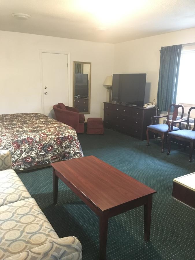 Rapids Inn & Suites Wisconsin Rapids Exterior photo